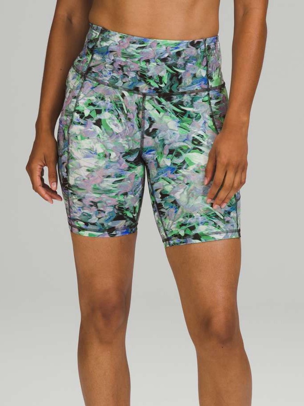 Lululemon Fast and Free High Rise Pocket Short 8" size 4 in Rapid Flourish Multi